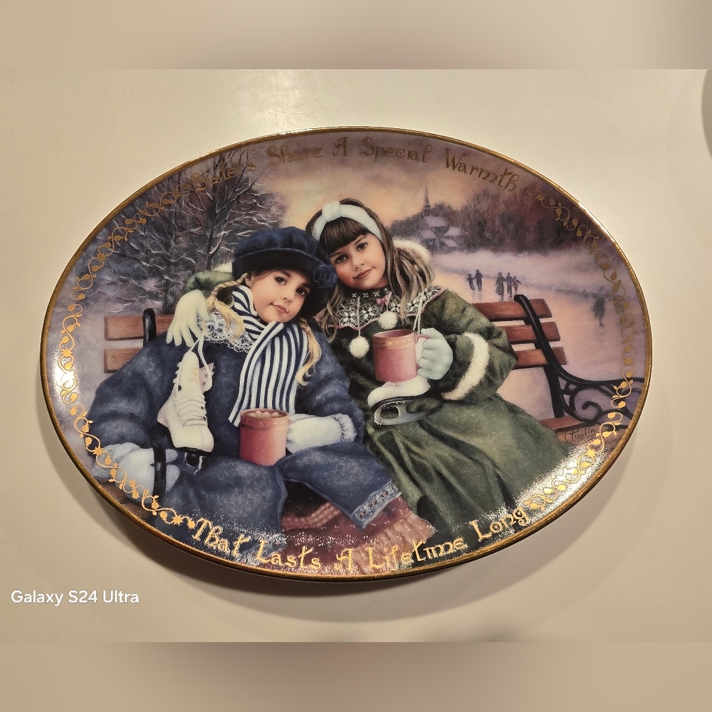 The Bradford Exchange: Sisters Share A Special Warmth Decorative Plate